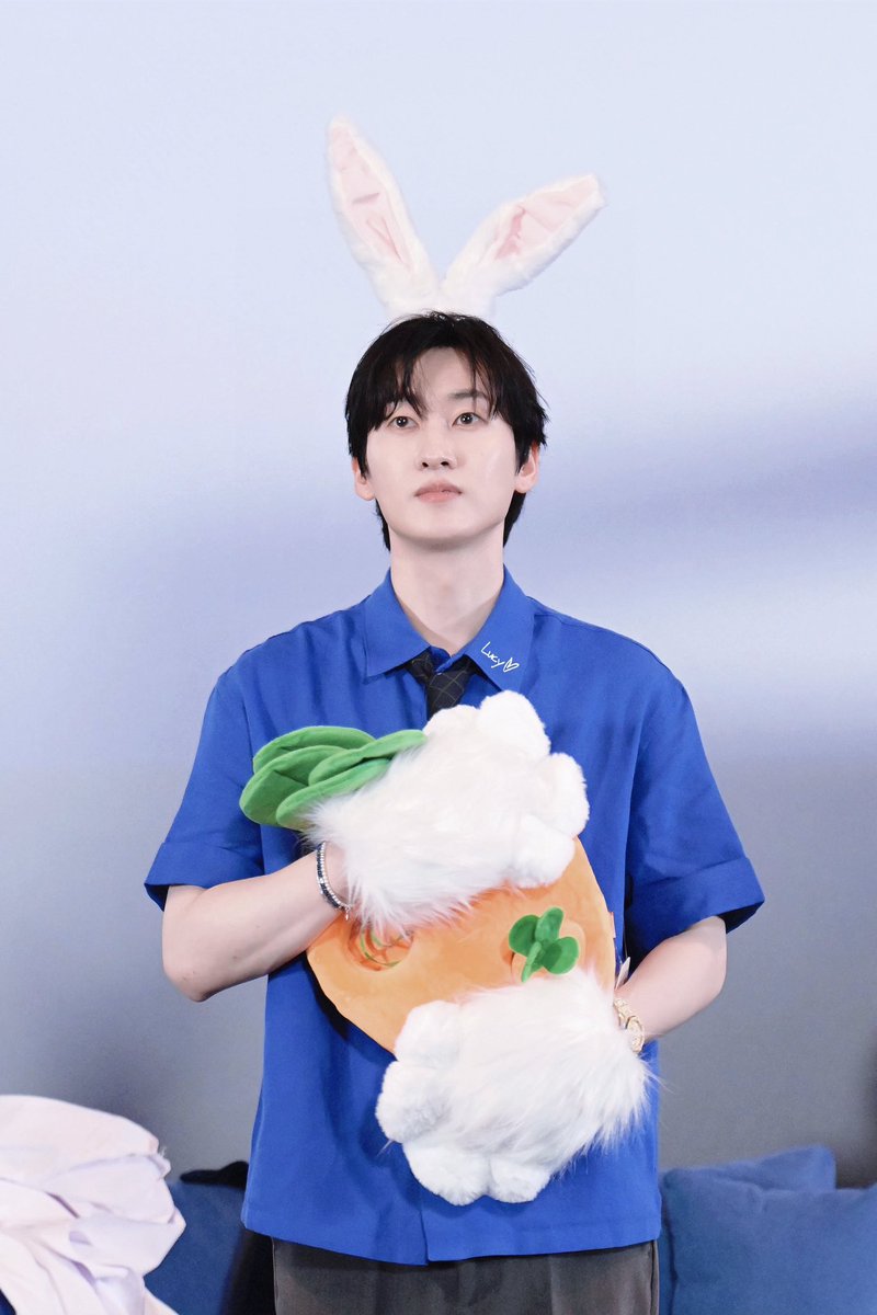 diary1300's tweet photo. 260614 메디힐 Fan Meeting in Hangzhou 

🐰🥕🦷🐰🥕🦷🐰🥕

#은혁 #EUNHYUK #이혁재 #李赫宰 #ウニョク
#슈퍼주니어DnE #SuperJuniorDnE https://t.co/g1nvBqm8KI