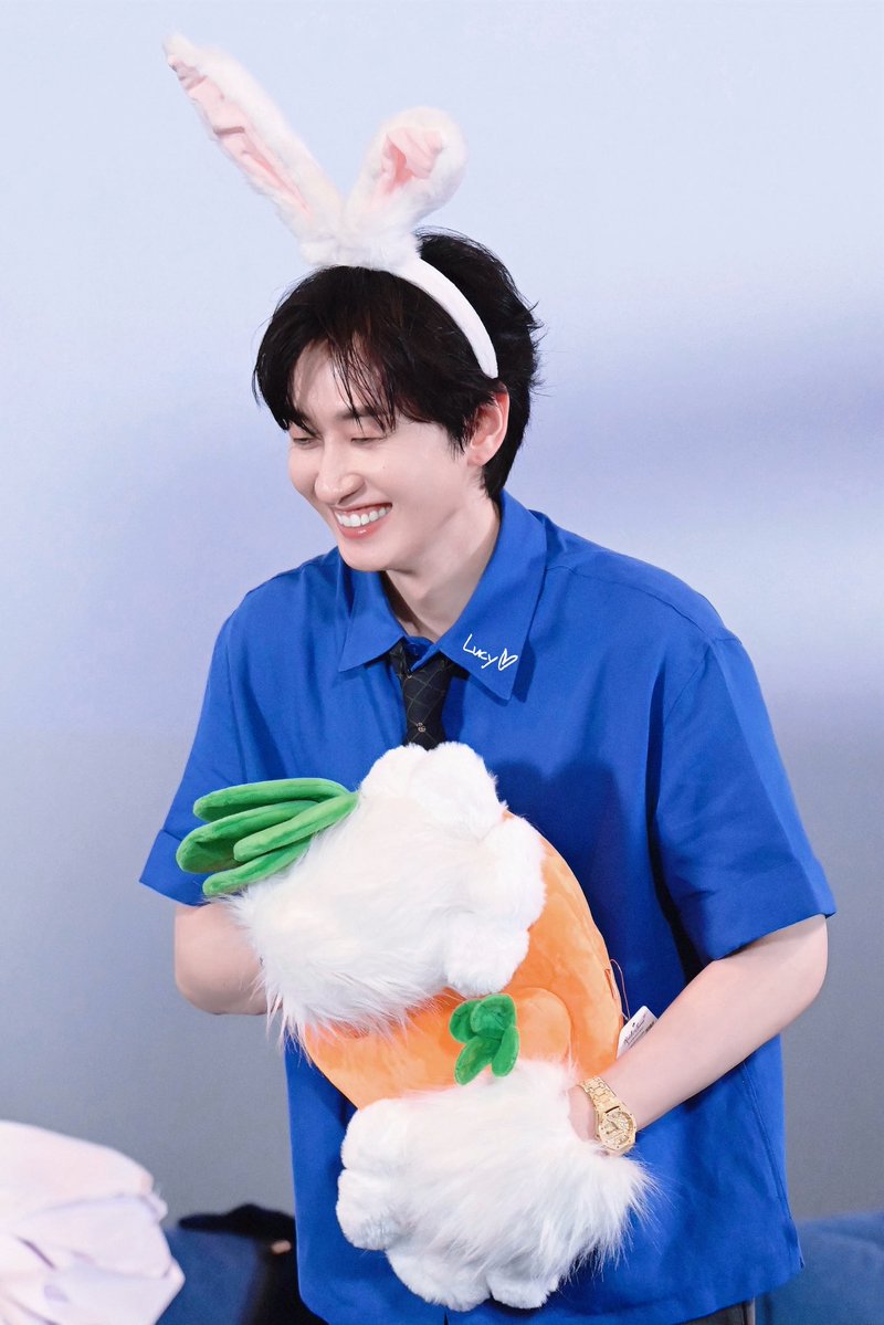 diary1300's tweet photo. 260614 메디힐 Fan Meeting in Hangzhou 

🐰🥕🦷🐰🥕🦷🐰🥕

#은혁 #EUNHYUK #이혁재 #李赫宰 #ウニョク
#슈퍼주니어DnE #SuperJuniorDnE https://t.co/g1nvBqm8KI