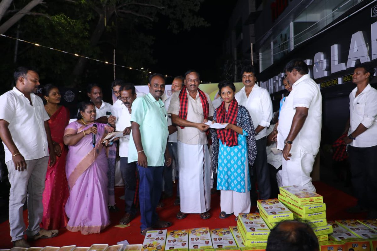 GanapathyK's tweet photo. சென்னை தெற்கு மாவட்டம், மதுரவாயல் தெற்குப் பகுதி, ஜீன்-3  காவிய நாயகர் கலைஞர் அவர்களின் 103வது பிறந்த நாளை முன்னிட்டு மதுரவாயல் தெற்குப் பகுதி,152வது வட்ட கழக முன்னோடி  விமல்குமார்ஆதிகேசவன்  ஏற்பாட்டில்  வார்டு-152, வளசரவாக்கம் காமராஜர் தெருவில் முத்தமிழறிஞர் டாக்டர் கலைஞர் அவர்களின் 103வது பிறந்தநாள் முன்னிட்டு 500 நபர்களுக்கு நலத்திட்ட உதவி மற்றும் கல்வி உதவித்தொகை வழங்கும் நிகழ்ச்சியில் இன்று 14.06.2026 ஞாயிற்றுக்கிழமை மாலை 7.00 மணியளவில் கலந்து கொண்டு சிற���்புரையாற்றி நலத்திட்ட உதவி வழங்கினேன்.   இந்நிகழ்ச்சியில்  பகுதி துணை செயலாளர்கள்  S.பாரதி. MC, வே. மதியழகன்,இரா. பால்பாண்டியன், 152 வது வட்ட செயலாளர் ஜெ.பாஸ்கரன்,  மற்றும் மாவட்ட, பகுதி, வட்ட அணிகளின் அமைப்பாளர்கள் துணை அமைப்பாளர்கள்,வட்ட கழக நிர்வாகிகள், கழக முன்னோடிகள், கழக தோழர்கள் அனைவரும் கலந்து கொண்டு சிறப்பித்தார்கள்.

#கலைஞர்103 
#kalaingarforever 

@mkstalin @Udhaystalin @Subramanian_ma @arivalayam @DMK_Chennai
