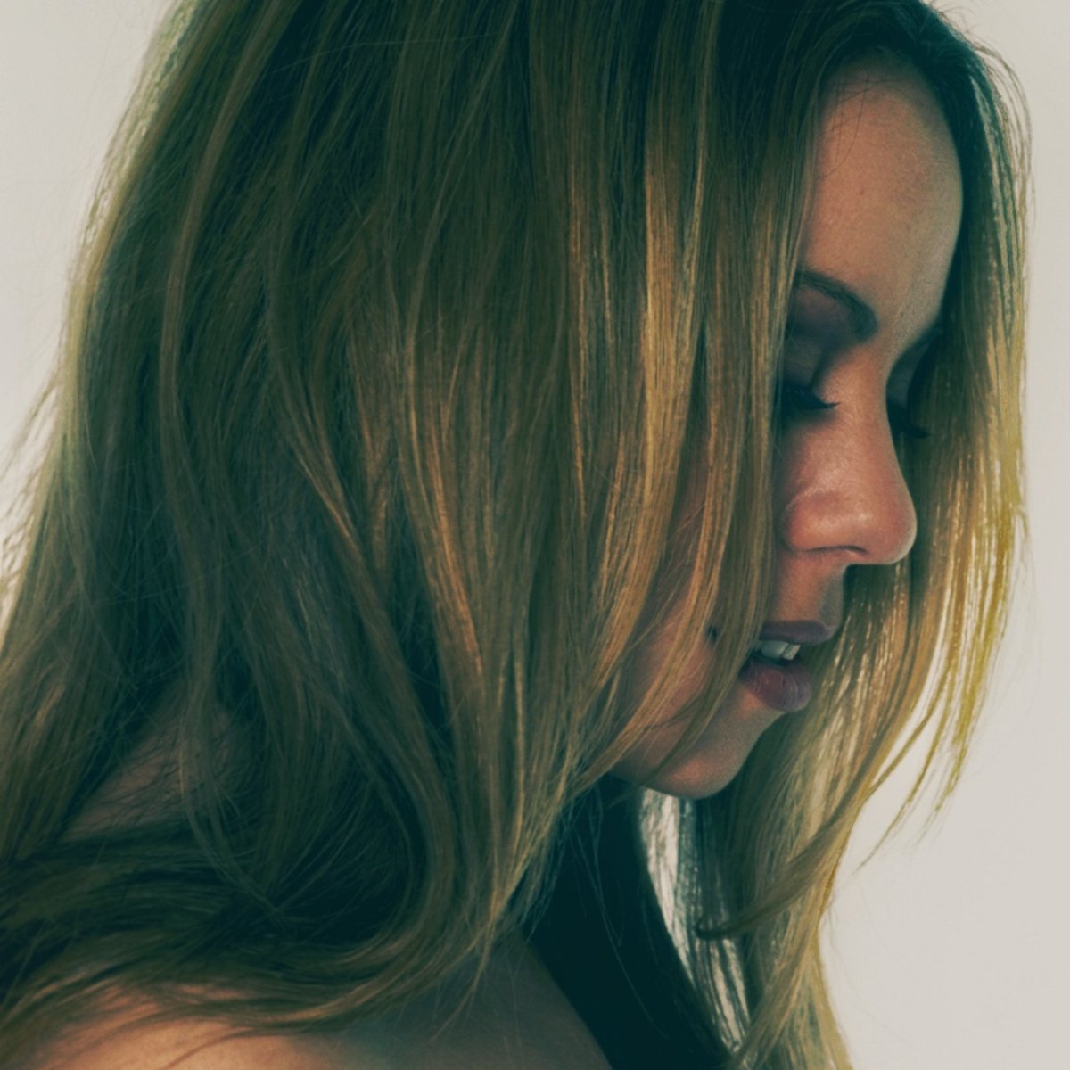 lustfordaydream's tweet photo. pov: it’s 1998 and mariah carey has just dropped her seventh album, “Mirage.” a trip-hop influenced record featuring 12 brand new tracks! https://t.co/mlOGq5W1vR