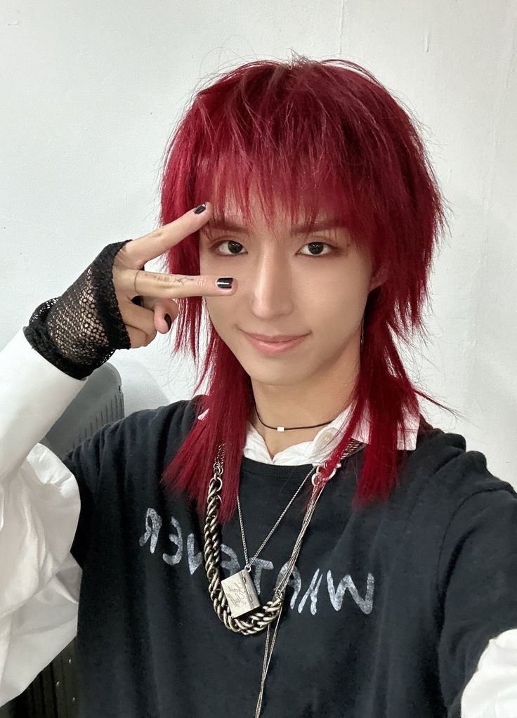 dear_my_004's tweet photo. Two bad bitches with red hair ❤️

#VillainSelcaDay #VSD #junhan #XdinaryHeroes #엑스디너리히어로즈 @XH_official https://t.co/0TM9iGpnG7