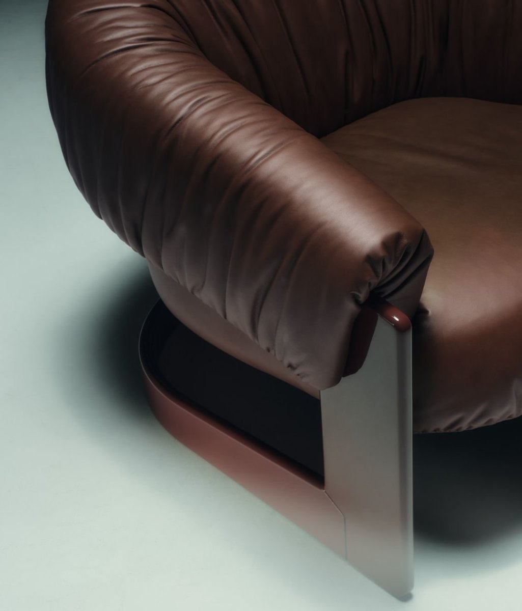 4AAAAart's tweet photo. Visionnaire Hampshire armchair by Mauro Lipparini https://t.co/4ZfSKnevf1
