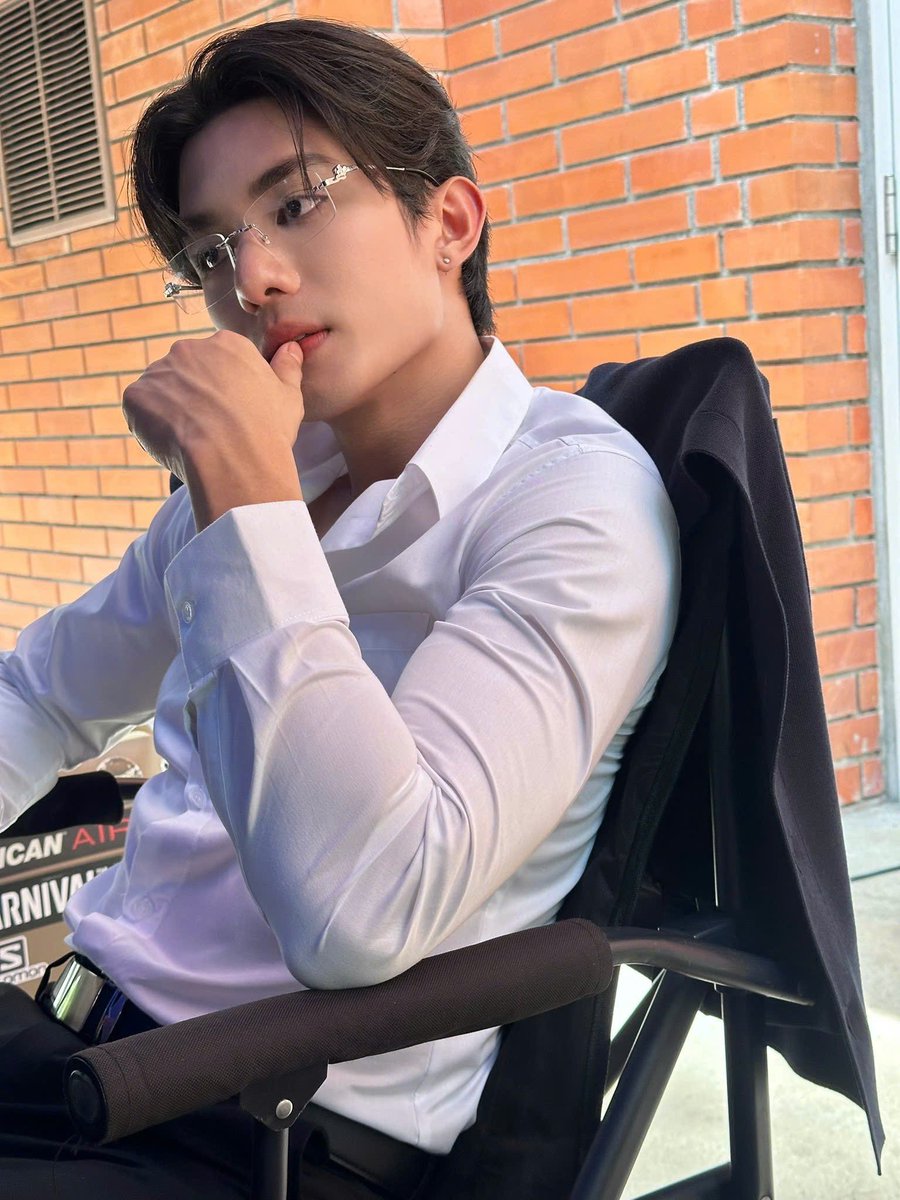 AAchnd's tweet photo. อยู่ไม่ไหว #netsiraphop https://t.co/5MT81pURnq