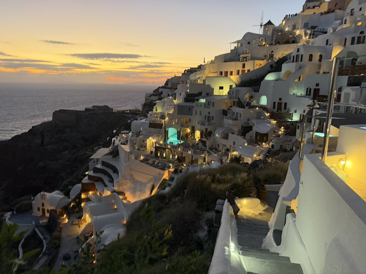 JustinDishion's tweet photo. Santorini! 🇬🇷￼￼ https://t.co/nnXKvNW0Z9