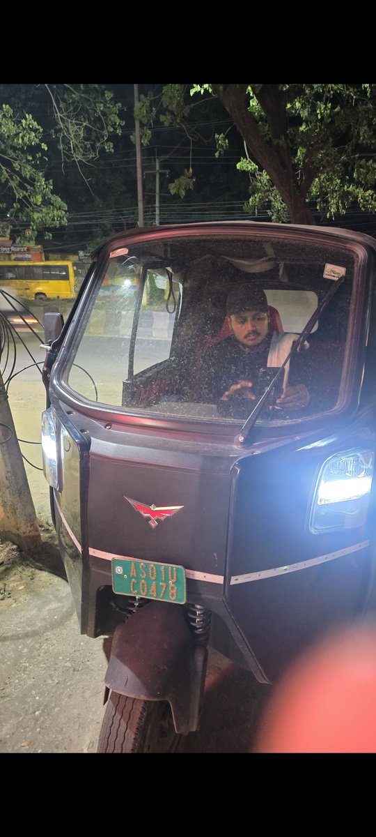 rupamshyam's tweet photo. #rapidoride#rapidoassam My wife son faced verbal harassment frm this driver. As they reached home and as I started to question him, he was rude misbehaving. When asked  his ID, he fled by rash driving from the scene. I condemn such negligence #rapido. Pl investigate this criminal https://t.co/Yr6vrtUZns