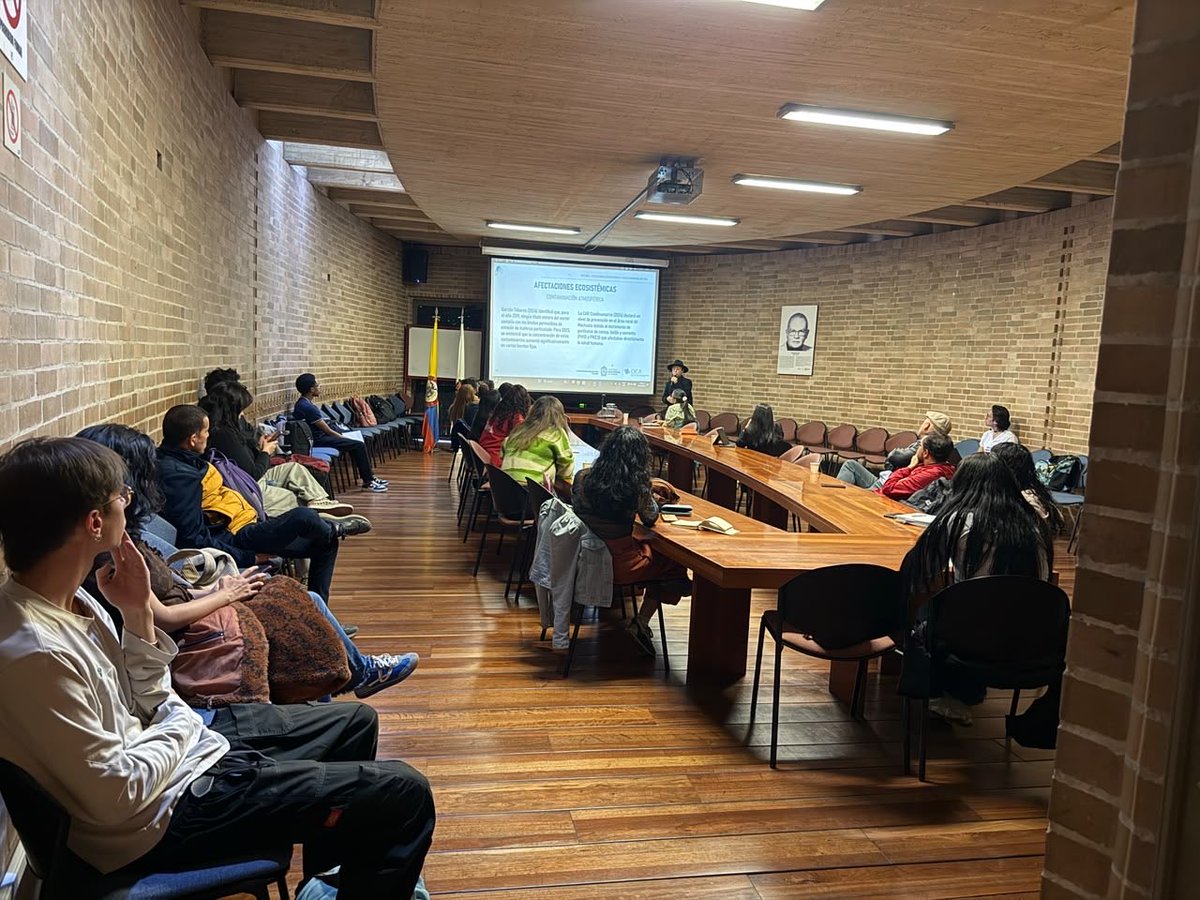 ALCBolivar's tweet photo. Participamos en el lanzamiento del caso OCA “Minería en zona de destinación agrícola en Ciudad Bolívar”, un espacio de diálogo para reflexionar sobre los conflictos ambientales del territorio 🌱⛏️

Conoce más aquí: https://t.co/DRQZamCzOf https://t.co/REUWX0Vdhm