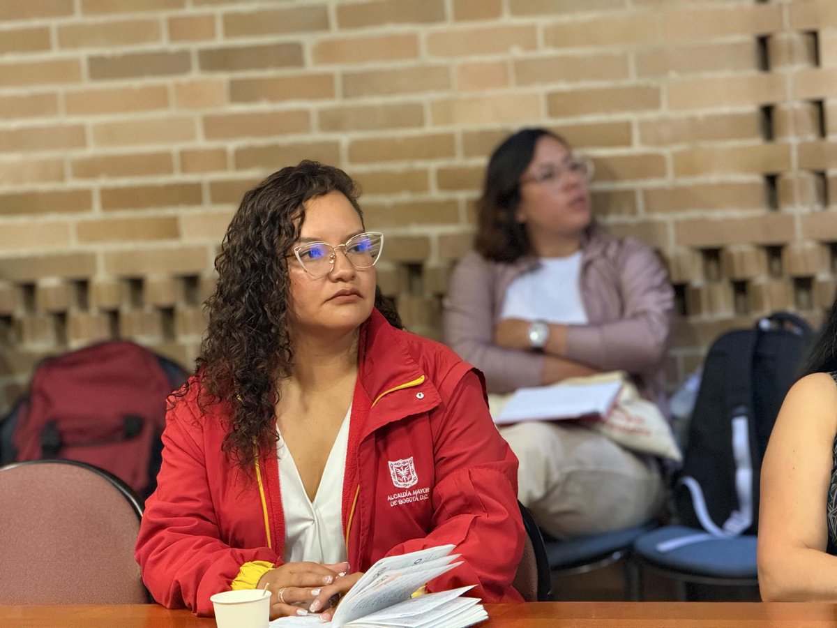 ALCBolivar's tweet photo. Participamos en el lanzamiento del caso OCA “Minería en zona de destinación agrícola en Ciudad Bolívar”, un espacio de diálogo para reflexionar sobre los conflictos ambientales del territorio 🌱⛏️

Conoce más aquí: https://t.co/DRQZamCzOf https://t.co/REUWX0Vdhm