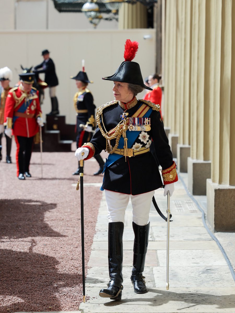 RoyalFamily tweet picture