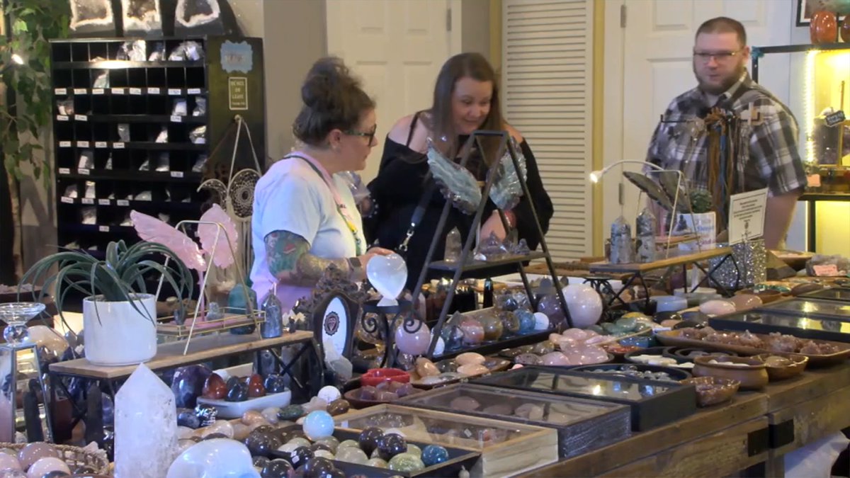fox12oregon's tweet photo. SE Portland crystal shop reopens after ‘devastating’ explosion >> https://t.co/mMQ0Pfxtyx https://t.co/nBWAPOYIJ8
