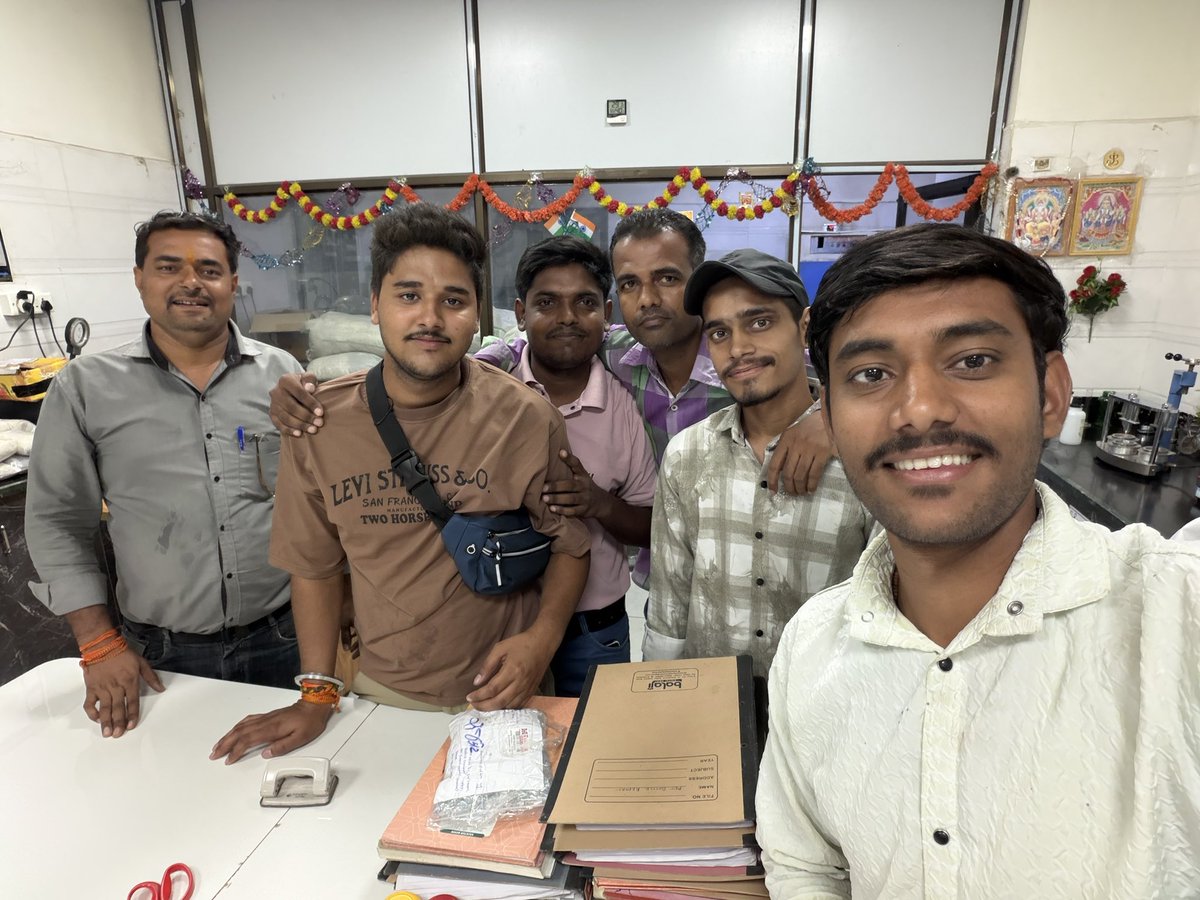 AnujBraahman's tweet photo. Last memory

my friend, Rajaram���️😎😎 https://t.co/jrOoqkqXbs