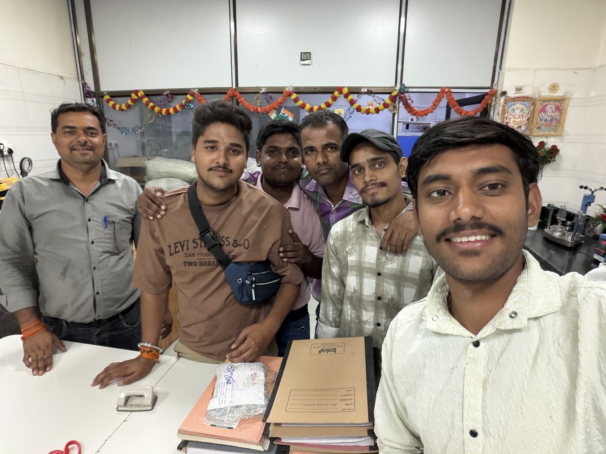 AnujBraahman's tweet photo. Last memory

my friend, Rajaram���️😎😎 https://t.co/jrOoqkqXbs