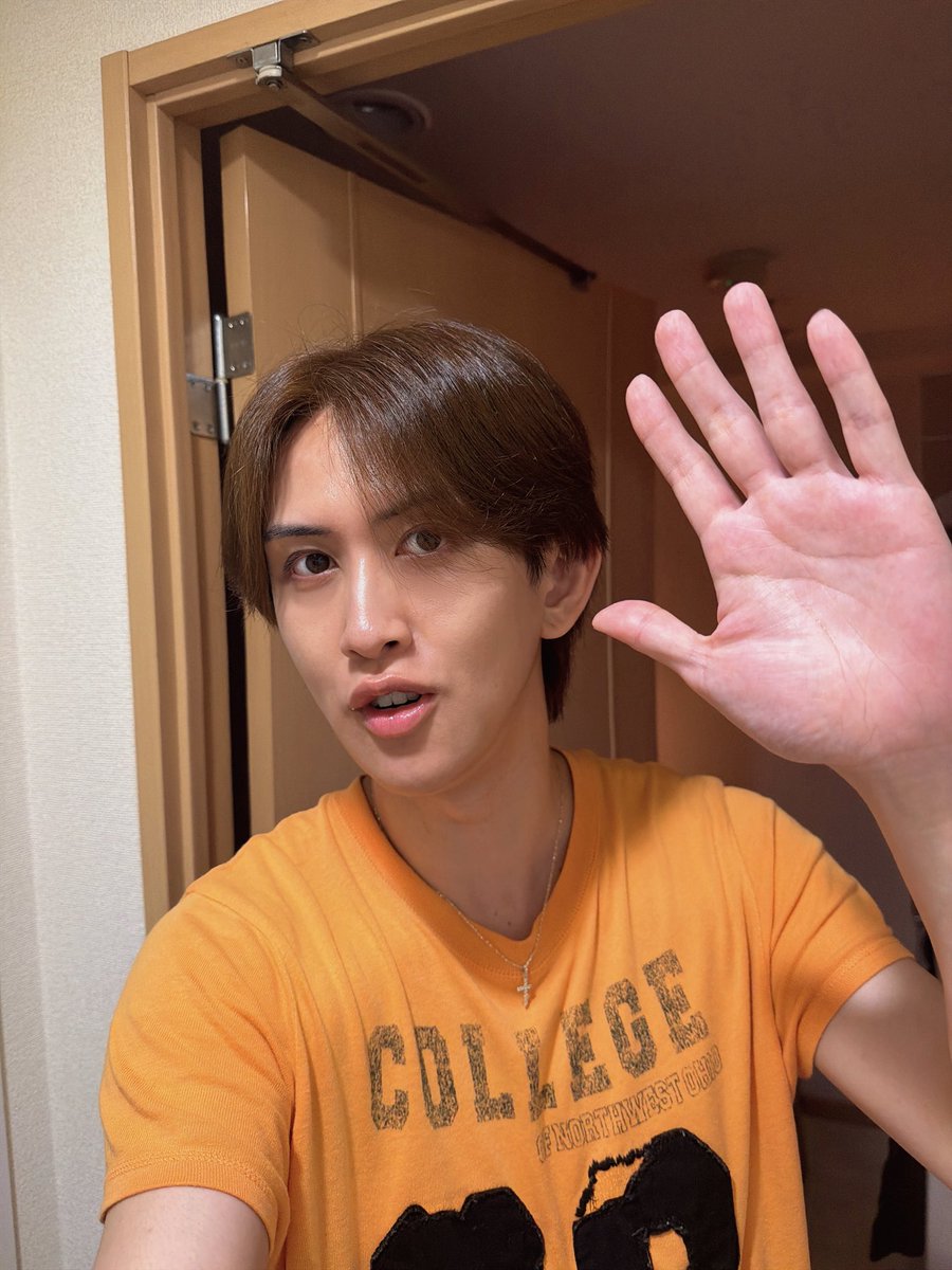 tegosi_fuma's tweet photo. 24歳になりました。

そしてデビュー1年記念日。

もっと色んな方にカタルシス知ってもらえるように頑張ります👍

#ハイタッチ https://t.co/WK7glmLbk4