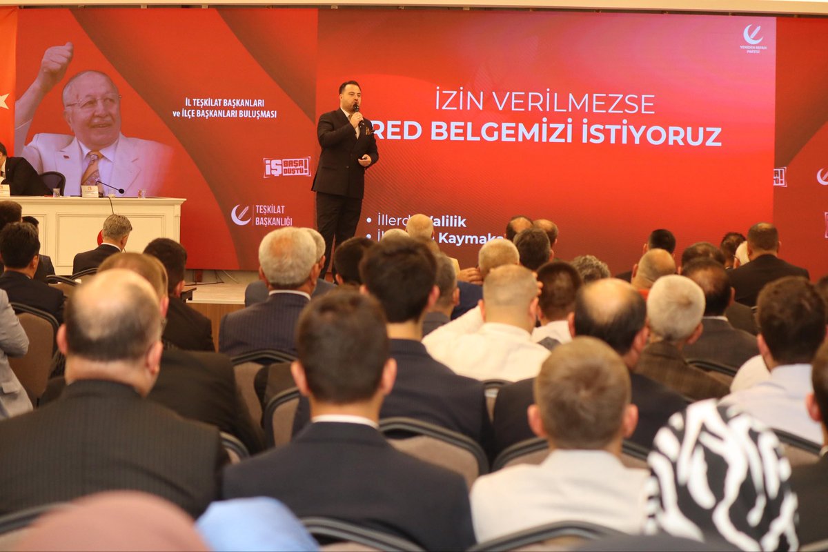 magdursuztoplum's tweet photo. Genel Başkan Danışmanımız ve Toplumsal Mağduriyetler Kurulu Başkanımız Melih Güner, İl Teşkilat Başkanları ve İlçe Başkanları Eğitim Programında sunumlarını gerçekleştirdi. https://t.co/bSwMV3DGEo