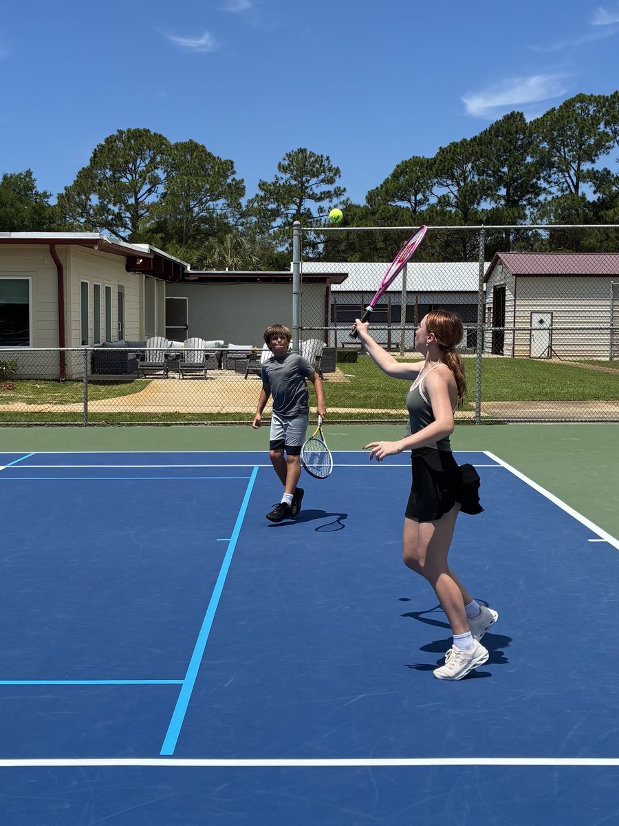 fwbtennisctr's tweet photo. 🎾Week 2 = lots of tennis, lots of fun, and lots of smiles! 😄☀️

#summertenniscamp
#fwbtc
#tennisfun
#camplife https://t.co/ZNnZaN67lj