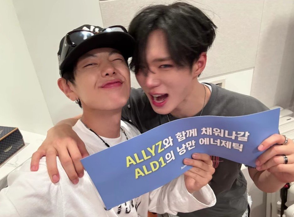 pockjs's tweet photo. wei's leader and his precious maknae 😭😭🥹🥹🥹🥹🥹 https://t.co/3rbjorwdM8