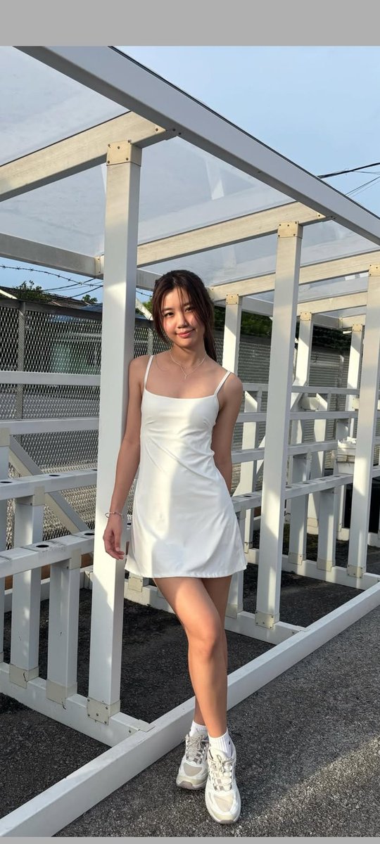 Bbiuah's tweet photo. 母狗骚货，天天发自拍照恨不得人家往你逼里塞根棒让你狠狠出水潮吹💦💦 https://t.co/eHqSTkOw2k