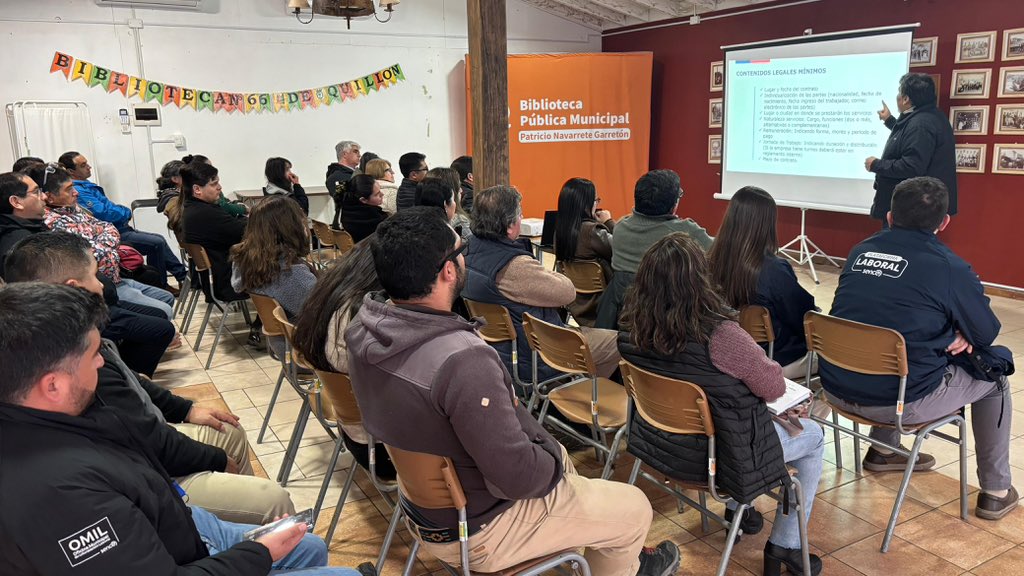 nubledrt's tweet photo. Dirección del Trabajo Ñuble expone sobre "Informalidad Laboral y normativa básica para empresas" en exitoso  Encuentro de Mipymes de Omil Quillón y Sence Ñuble. https://t.co/KKFM0YNvXy