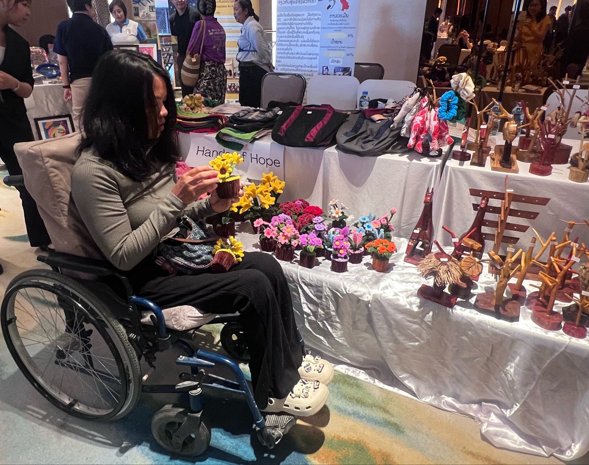 Aksone11's tweet photo. Spent Sunday at #AmariVientiane for the @UNFPALaoPDR #disability inclusion workshops! 👏 to the team behind it.

Spaces like this show how everyone thrives when given equal access to share skills &amp; showcase talents. Great joining @UNinLaoPDR friends &amp; family out supporting! 🤝🩵 https://t.co/PX3p4zxwi3