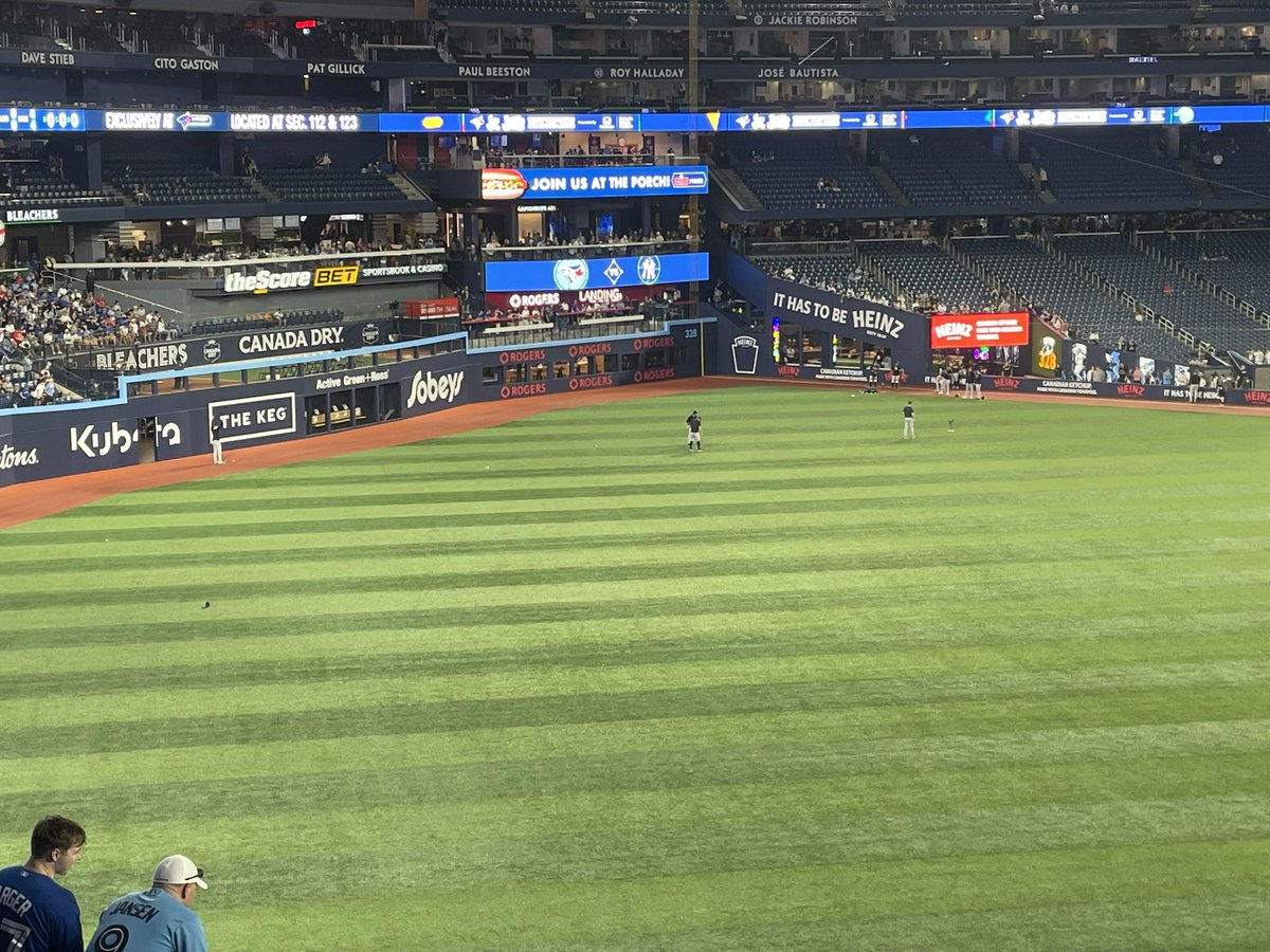 Bluejaysmemes's tweet photo. #Views2 https://t.co/U0o34vmILA