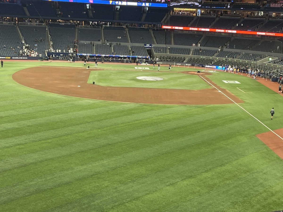Bluejaysmemes's tweet photo. #Views2 https://t.co/U0o34vmILA