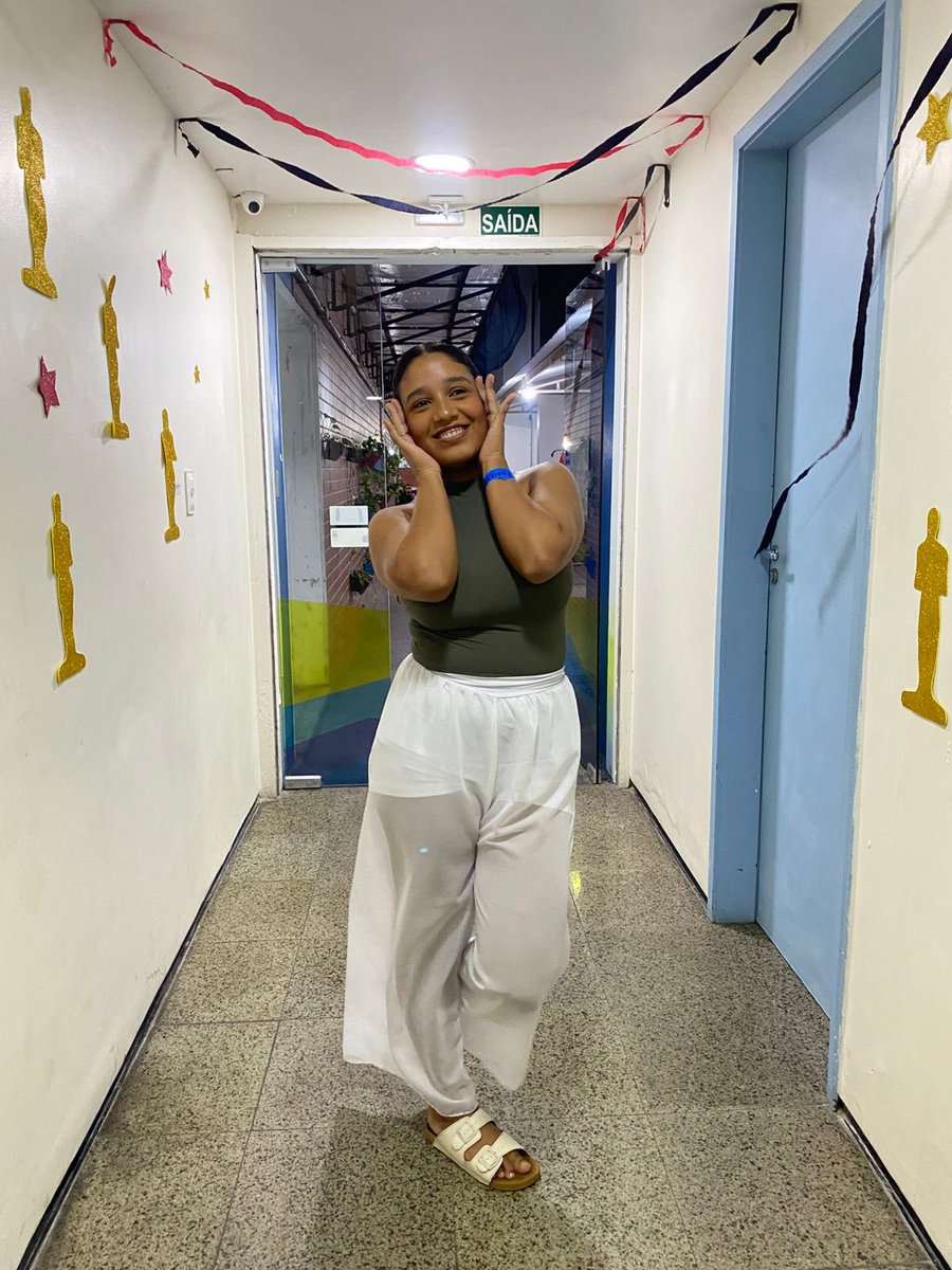 oceanbudah's tweet photo. minha bailarina ganhou, pela primeira vez, o 1º lugar ontem! 
só orgulho de você meu amor, você é muito mais que excelente - faz isso de coração. 
eu te amo!! https://t.co/qNF27JaloW