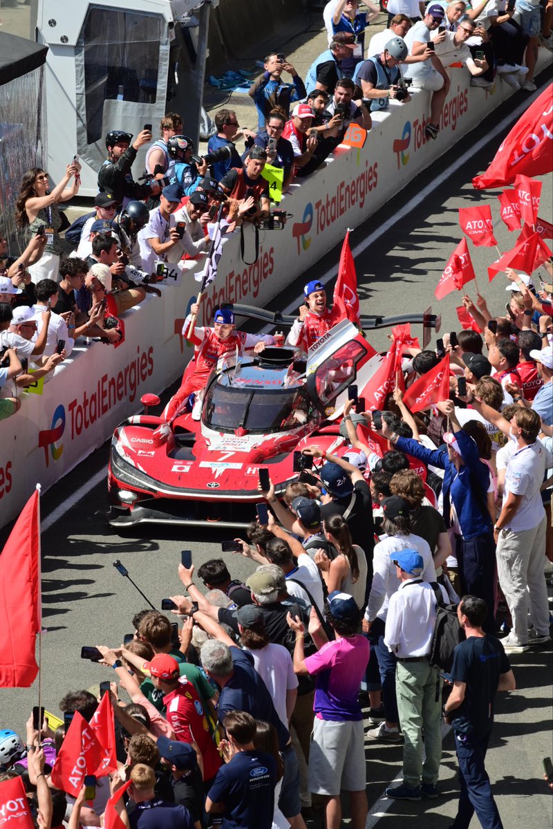SLeFoll's tweet photo. Une édition magique @24hoursoflemans Le Mans une ville connue du monde entier qui rayonne pour le plaisir de tous. 
Of course this is Le Mans https://t.co/EKU1iWEQsJ