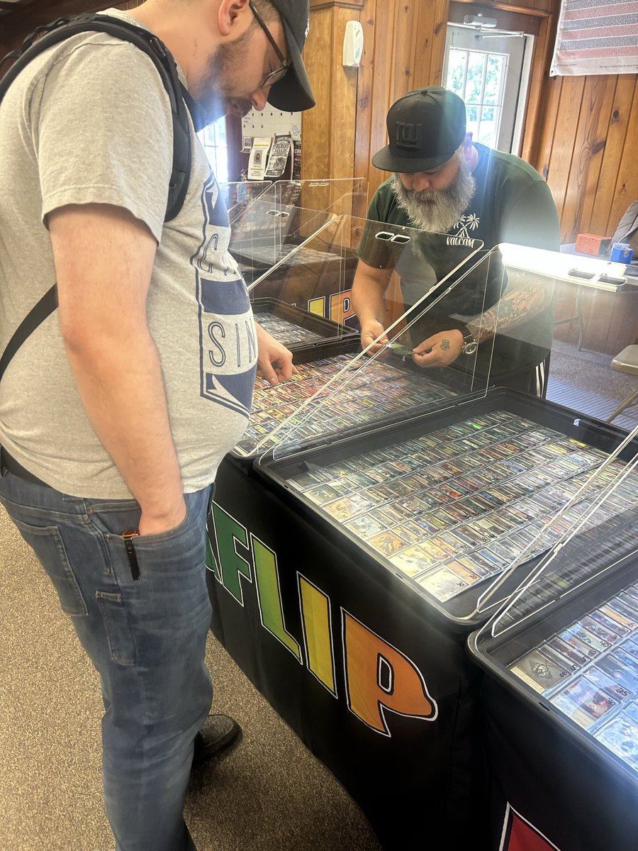 moxflip's tweet photo. Played Rog/Si while vending Firehouse Follies 3 yesterday. “Just win…”

Had a blast and also Seat 1 T1ed my pod playing for top cut. What a vibe… https://t.co/Bc6RCGmN6q