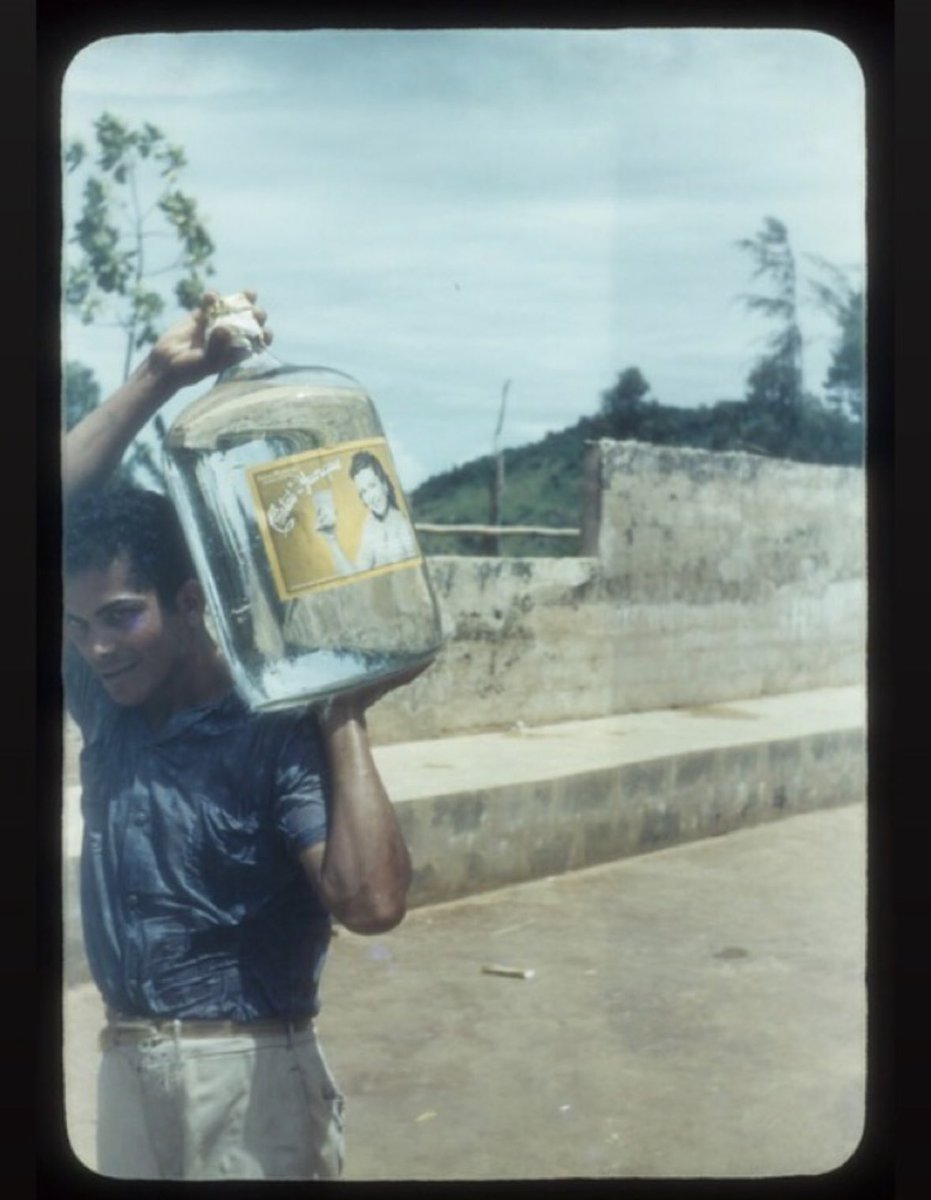 sevajagat's tweet photo. Una foto histórica de PR que hoy vale mil palabras… https://t.co/VlyOhhvZKz