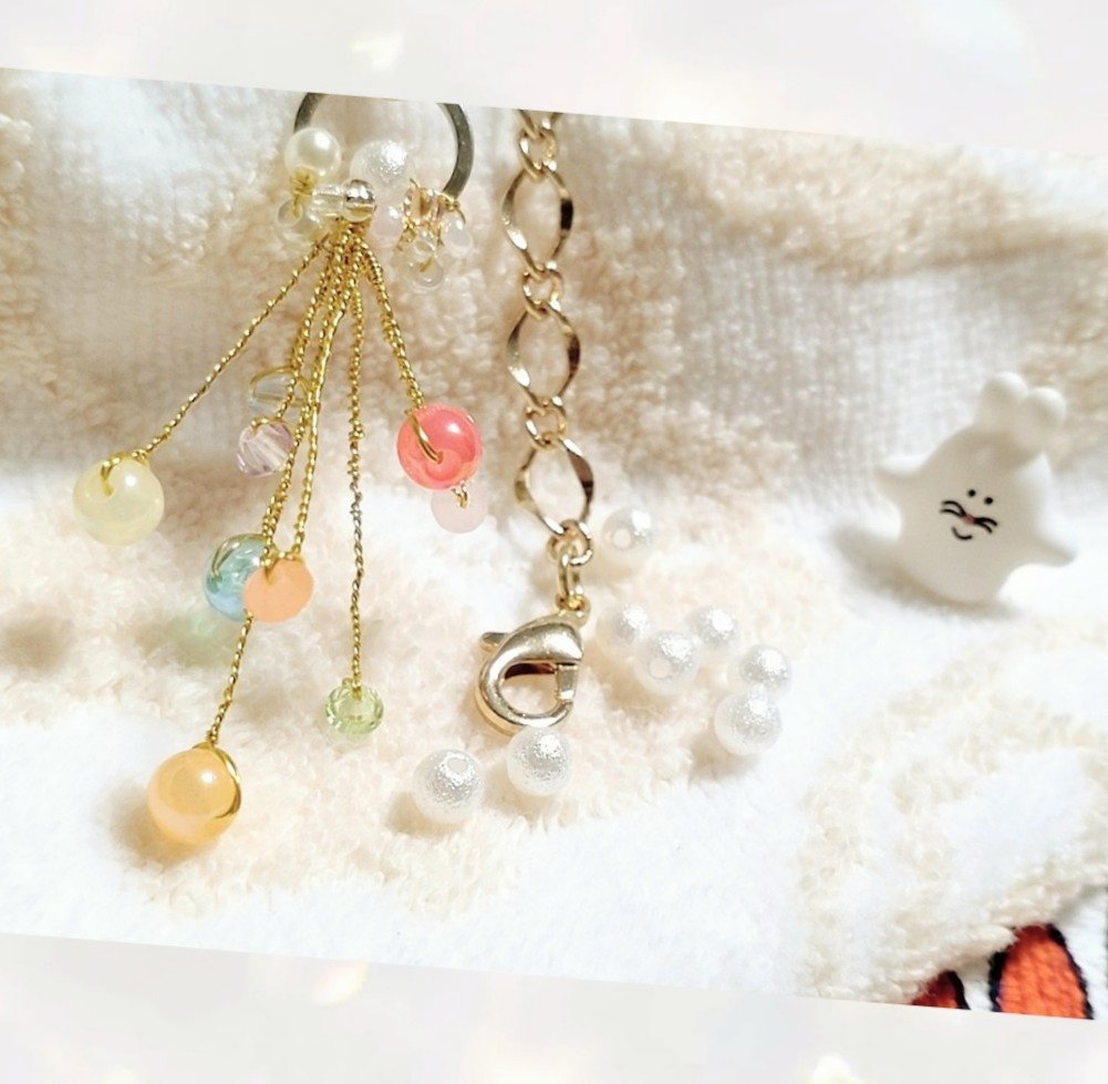 qchan910's tweet photo. ねじり細工たのしいな。
#手芸 #ビーズ細工 
#handcrafted #beadscraft https://t.co/QDLLNUu4Yu