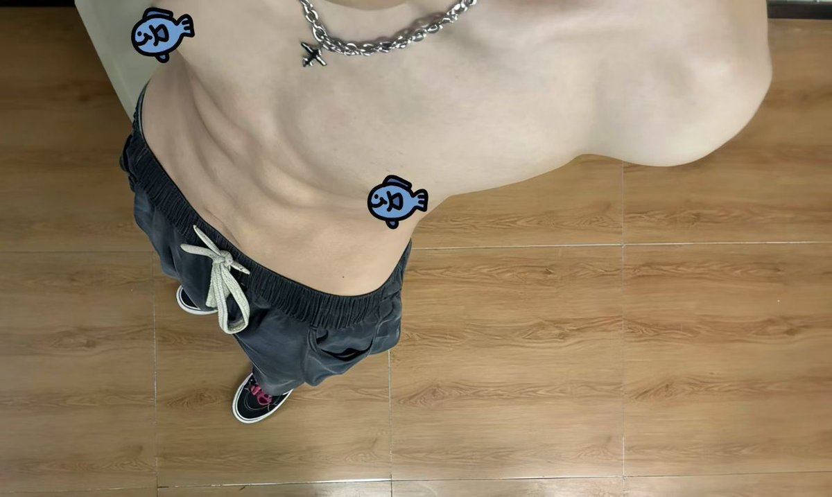 s1lverflower's tweet photo. 19岁 190 145 17cm就是劲大 青岛的来 https://t.co/KyCyn9Kxo1