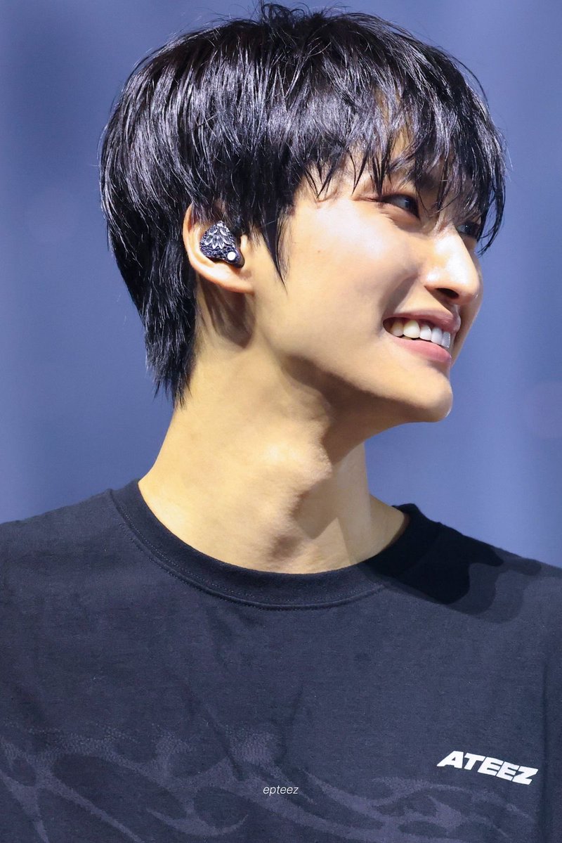 lovebitehwc's tweet photo. his smile is the prettiest thing ever https://t.co/j93wpGREim