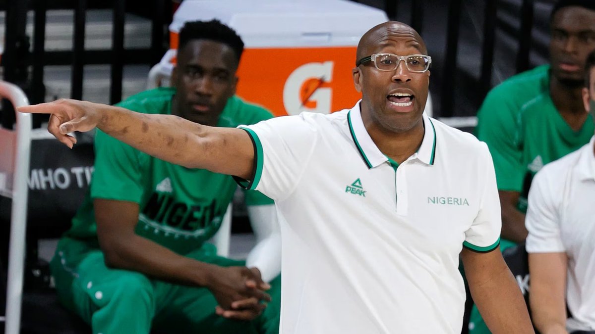 LGBTariQ's tweet photo. Even coach Mike brown is a tether lover/ democratic shill. FBA take a look at this https://t.co/uSw9jBoTTu