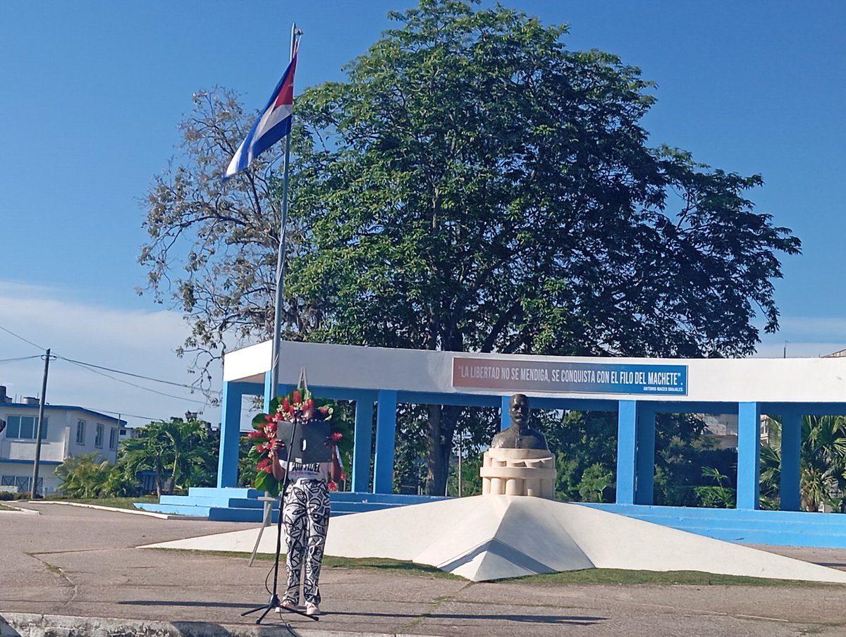 HermesDeCuba's tweet photo. 🇨🇺 Desde Santa Clara: tributo a Maceo y Che

Como cada 14 de junio una representación del pueblo de Santa Clara rindió homenaje a Antonio Maceo y a Ernesto Che Guevara en el aniversario de sus nacimientos.

#CubaEstáFirme
#VillaClaraConTodos https://t.co/fLIChnVAtq