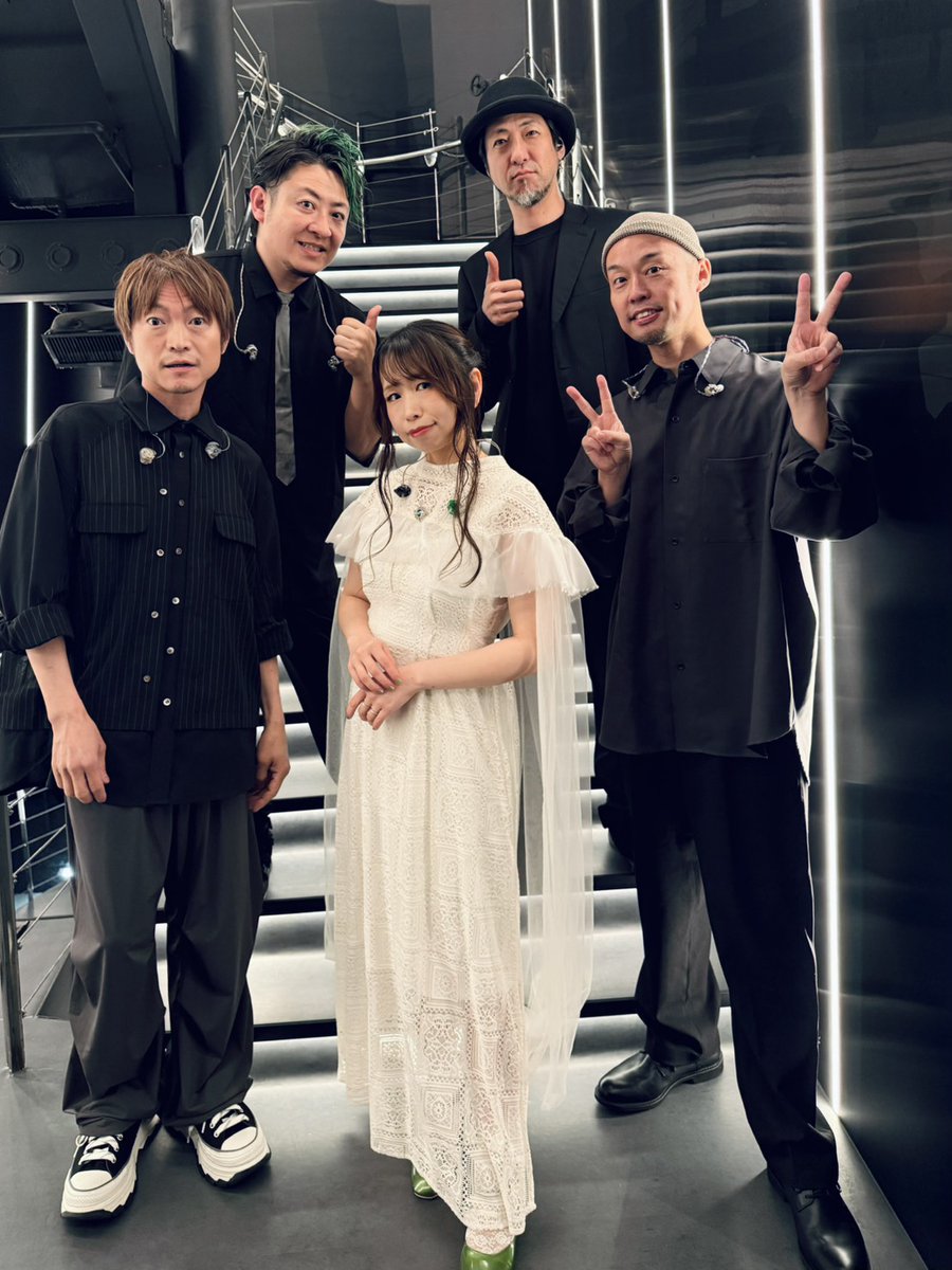 yanaginagi_info's tweet photo. 4月4日から始まった『やなぎなぎ ライブツアー2026 Green Light』愛知、大阪、台北、東京、ソウル、香港の6か所を周り本日ツアーを無事に終えることができました！

“不思議な夢を巡り 真実を照らす物語”はどうでしたか？？
みなさんのトクベツな光が素敵に輝いて、公演ごとにそれぞれ違った物語が生まれたように思います🔦

本当にありがとうございました🟩
---
4月4日開始的『yanaginagi live tour 2026 Green Light』愛知、大阪、台北、東京、首爾、香港的六地巡演今天順利圓滿落幕！

“穿梭於不可思議的夢境 照亮真實的故事”大家覺得怎麼樣呢？？
大家的獨一無二的光芒都閃耀得格外美麗，讓每一場演出都誕生了截然不同的故事🔦

真的非常感謝大家🟩
---
4월 4일부터 시작된 『yanaginagi live tour 2026 Green Light』
아이치, 오사카, 타이베이, 도쿄, 서울, 홍콩 등 6개 도시를 순회하며 오늘 무사히 투어를 마칠 수 있었습니다!
“신비로운 꿈을 거닐며 진실을 비추는 이야기”는 어떠셨나요??
여러분의 특별한 빛이 아름답게 반짝여서, 매 공연마다 각기 다른 이야기가 만들어진 것 같아요🔦
정말 감사했습니다🟩

#やなぎなぎ
#yanaginagi
#GreenLight
