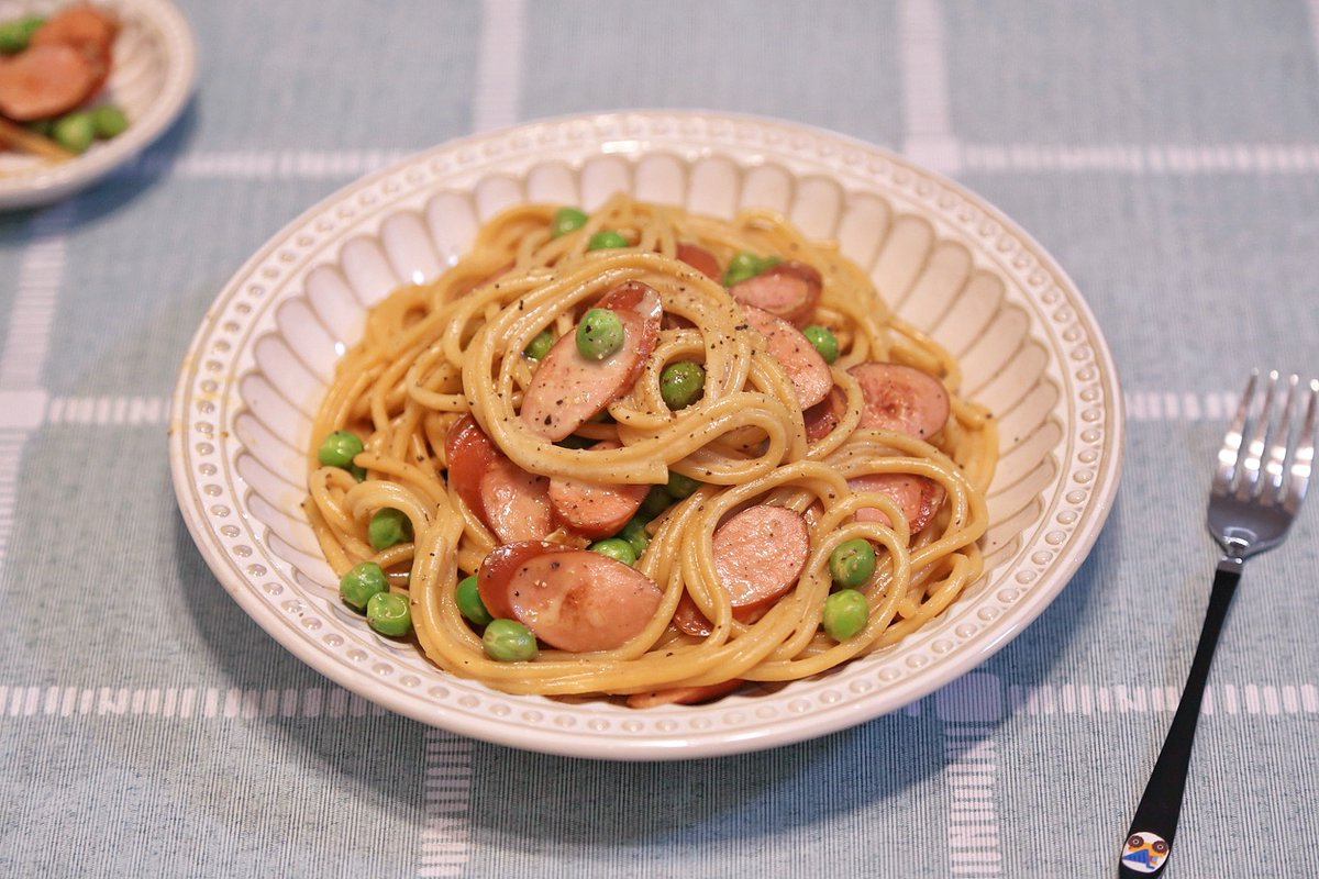 cckl829's tweet photo. Just whipped up creamy garlic parmesan pasta in 15 mins! So cozy and perfect for weeknight dinners ， https://t.co/mtcE61bzRT