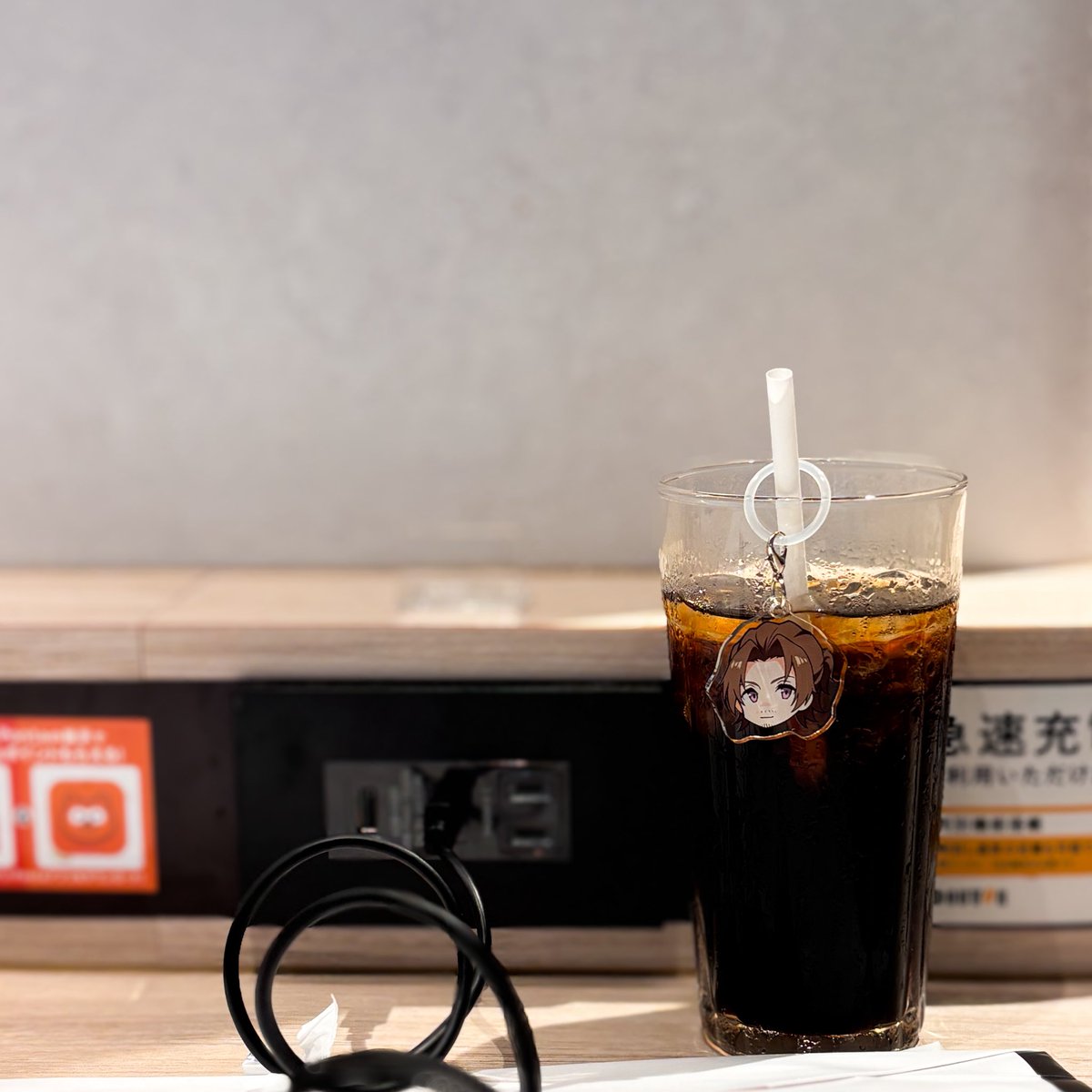 awk_trd's tweet photo. 今日はこうかんいただきありがとうございました〜！じろういっぱい！
あとめじるしチャームのようなグッズ出ていてトレンド追いかけててよかった 裏面がなんかやたらツヤツヤしててかわいいです、おすすめ https://t.co/zS40MC2jNA