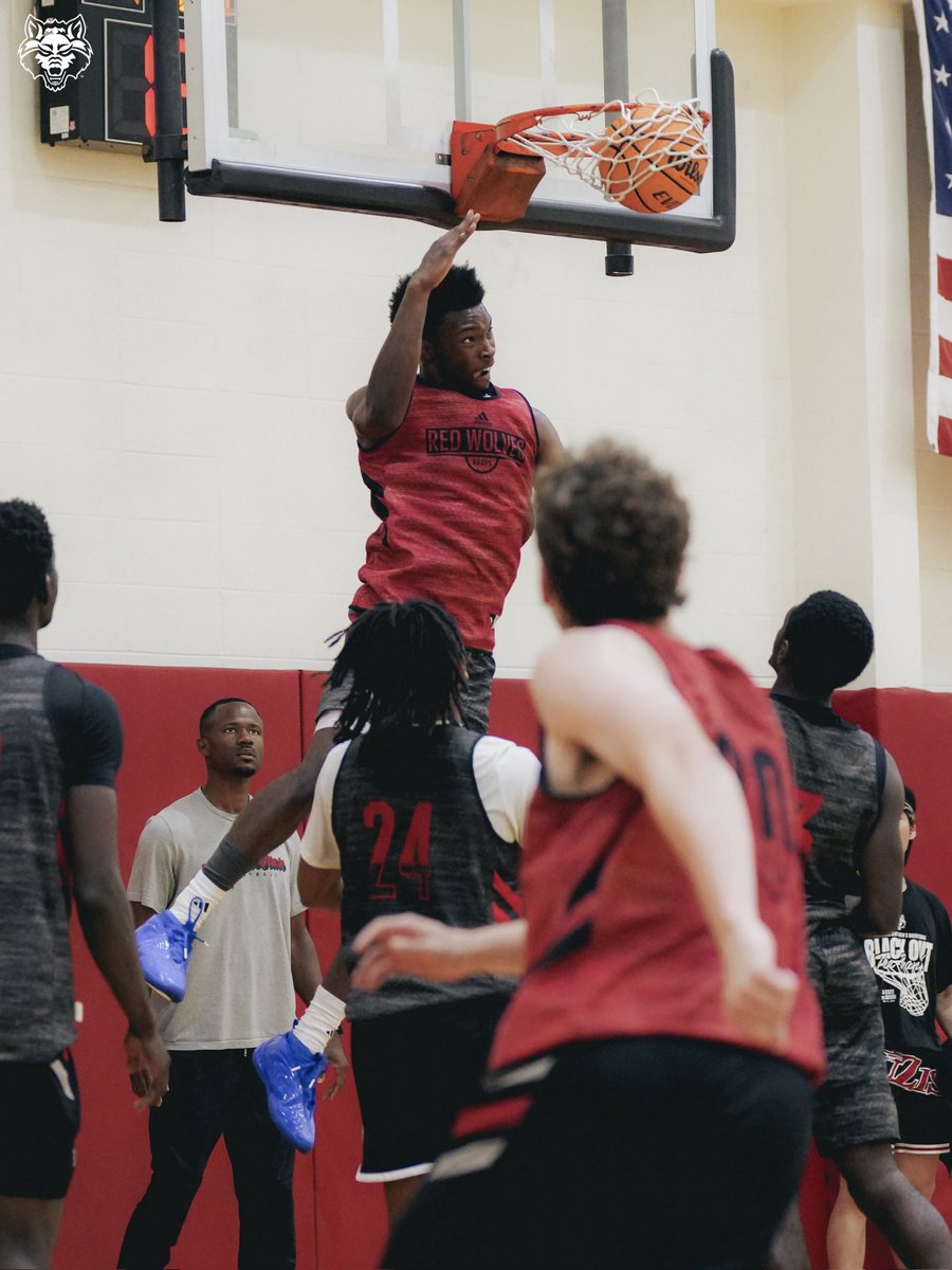 AStateMB's tweet photo. Lab Workkk

#WolvesUp 🐺 https://t.co/2ToAH73rCu