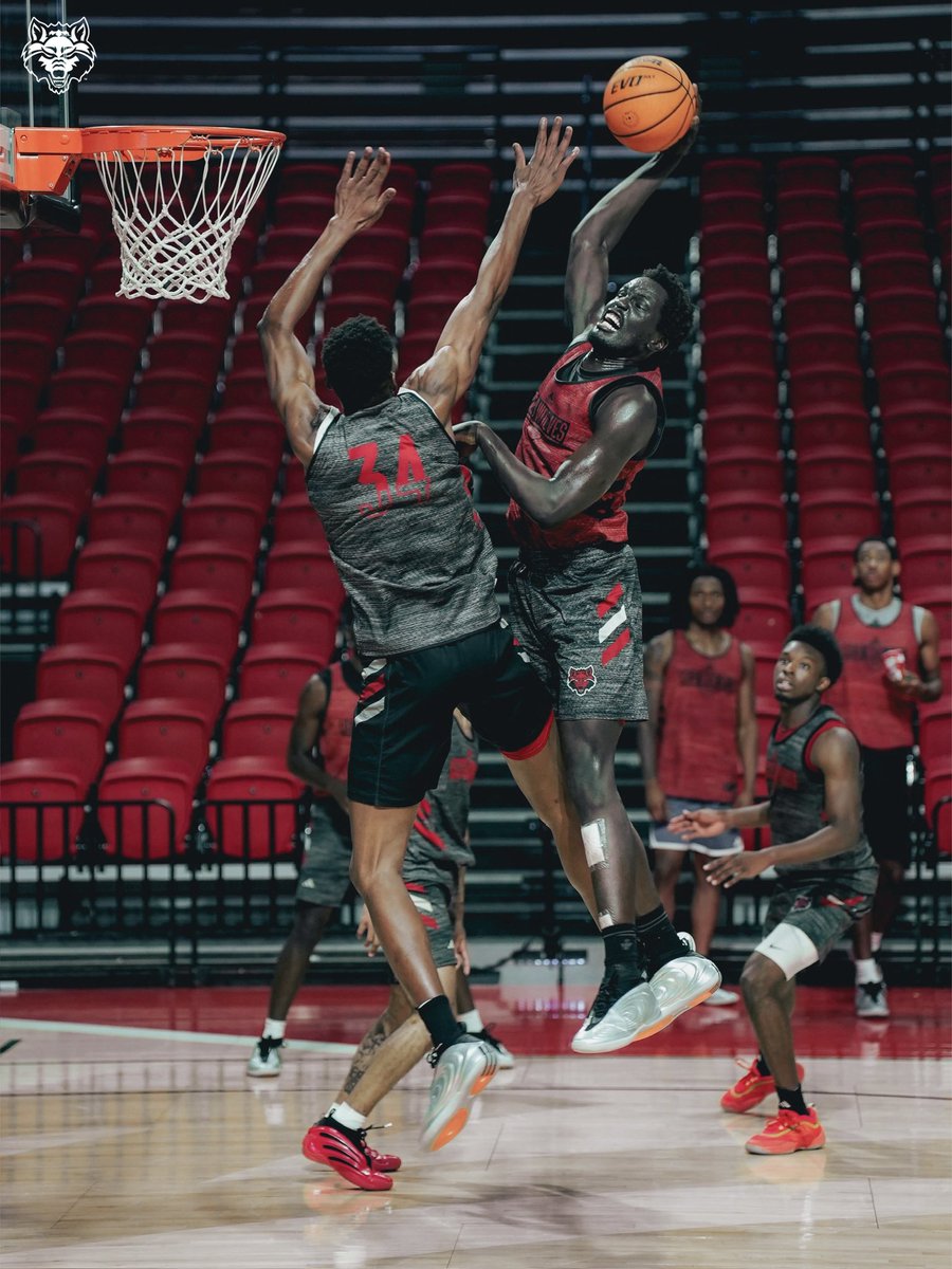 AStateMB's tweet photo. Lab Workkk

#WolvesUp 🐺 https://t.co/2ToAH73rCu