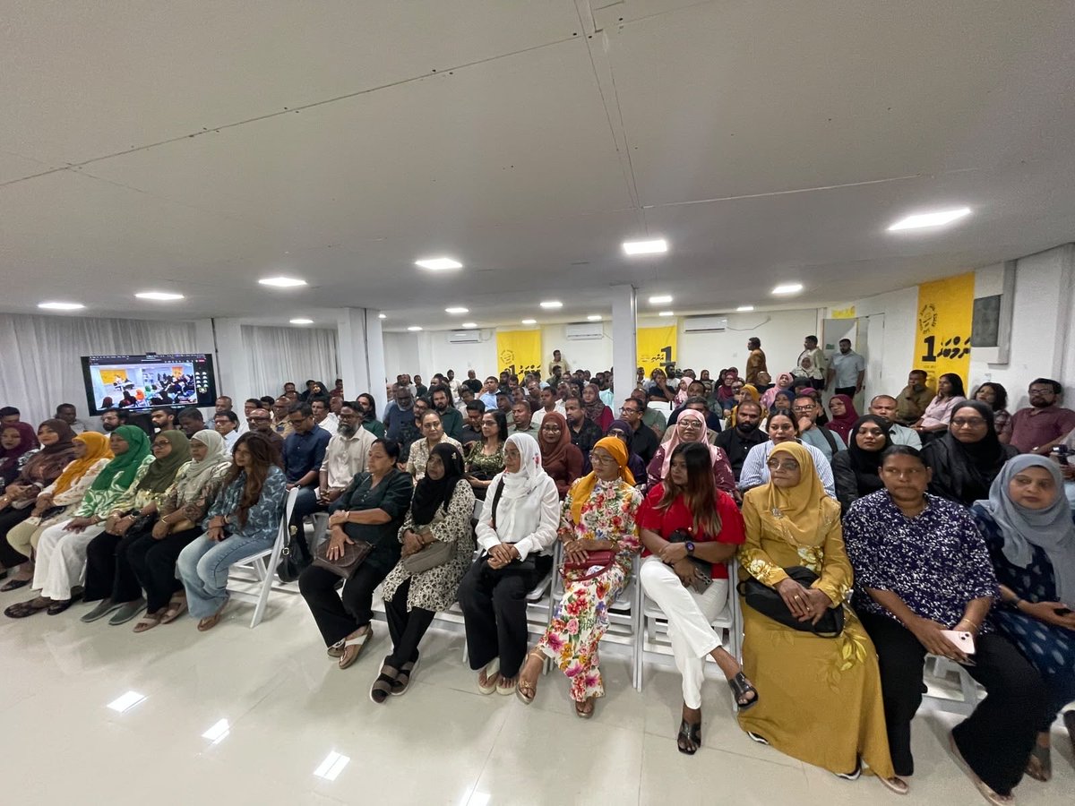 Mazin__Mohamed's tweet photo. The largest and strongest campaign team ever assembled for an internal party election in the Maldives

There is no better duo than @faya_i and @MohamedNasheed to unite, strengthen, and rebuild the @MDPSecretariat 

Together, they are leading the way for #BoduBadhalu https://t.co/l6ulTSMrHk
