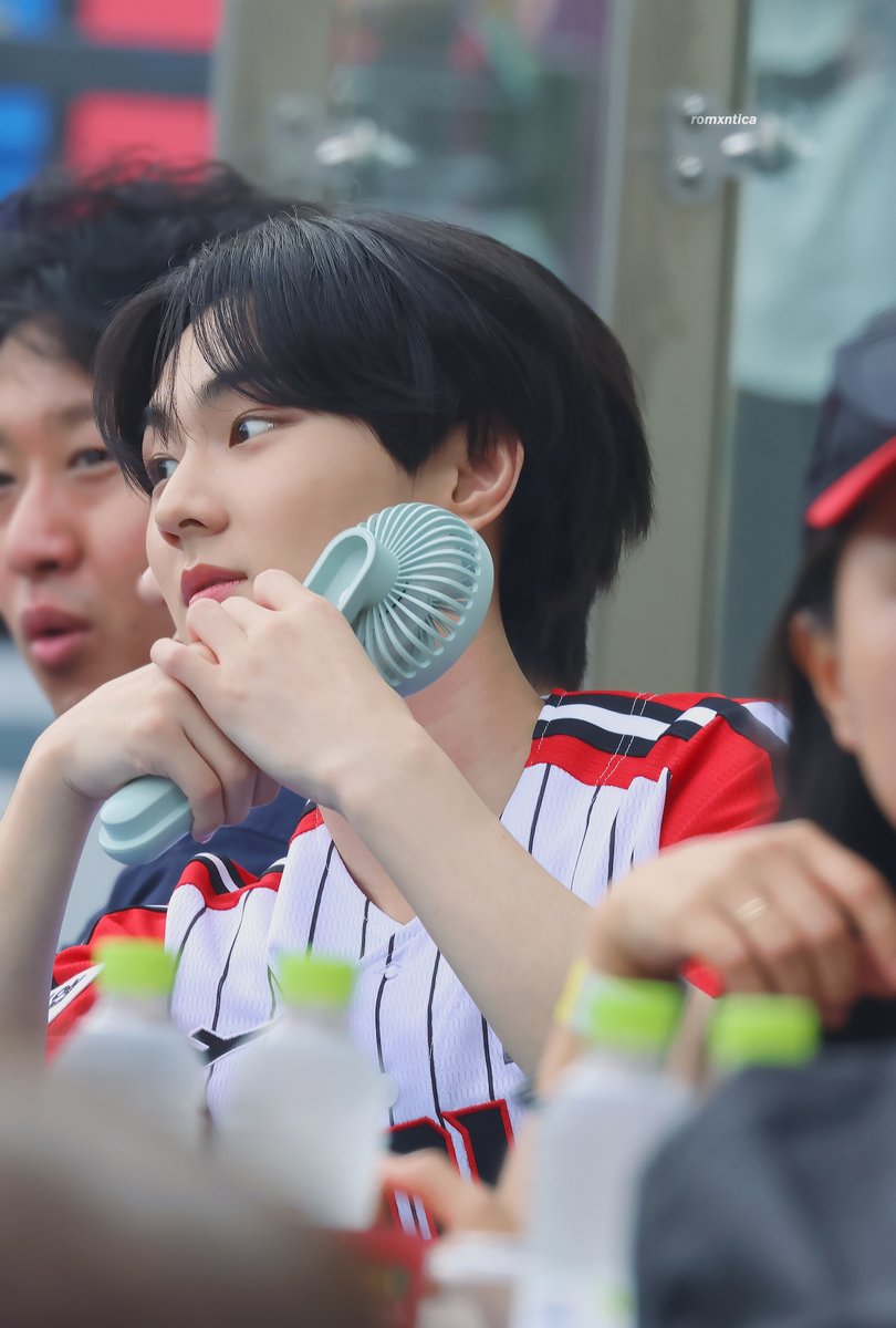 romxntica's tweet photo. 260614 잠실 야구장   

#엔하이픈 #ENHYPEN 
#정원 #JUNGWON https://t.co/3NrtmZvVzQ