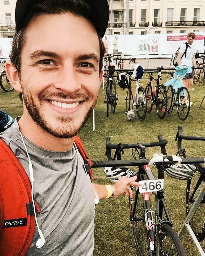 badpostjbailey's tweet photo. my favorite biker https://t.co/vtIs37X2Yn