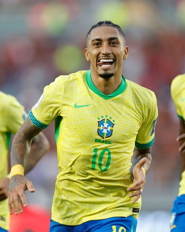 avidchimera's tweet photo. É OFICIAL!🥅🧤⁉️

Após a péssima jogada de Raphinha no jogo de ontem, Ancelotti procura novas premissas para os próximos jogos da copa e se depara com o camisa 10 de Israel. https://t.co/4zNOuOrBfo