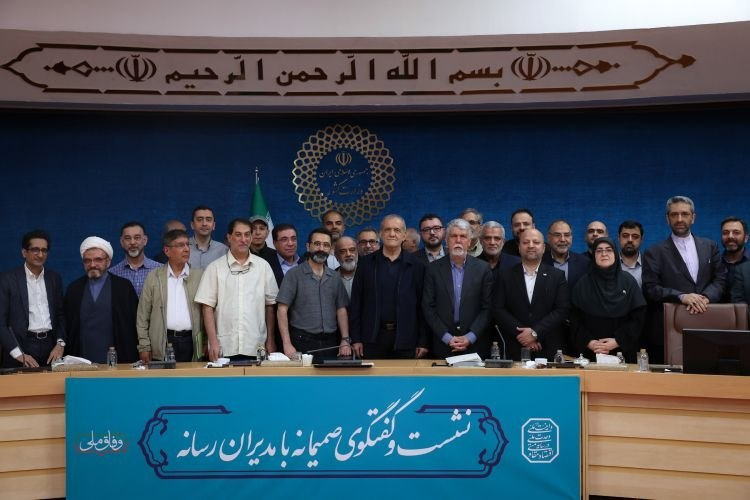 TheCradleMedia's tweet photo. Iranian President Masoud Pezeshkian in a meeting with Iranian media managers:

• "Decision-making about war and negotiation is the responsibility of the leadership and the Supreme National Security Council."

• "All factions must commit to following decisions based on the opinion of the esteemed Leader of the Revolution."

• "The government simultaneously pursues people's livelihood, national power, and the development of regional relations."

• "With internal cohesion, active diplomacy, and economic reforms, we will powerfully overcome challenges."

• "What is sometimes mentioned in the national media about war and negotiation does not necessarily reflect the views of the Supreme National Security Council, the Supreme Defense Council, or even the guidelines of the Supreme Leader of the Revolution."

• "My primary concern is Iran and the people of Iran; it is unacceptable to me to hold a position of responsibility while a portion of the people face serious livelihood problems and go to bed hungry at night."

• "Personally, I have never doubted working hard and serving the people of the country, and even if we go back to before the elections and I believe that by coming I can solve a problem of the country and the people, I will definitely come again."

(Tasnim News Agency)