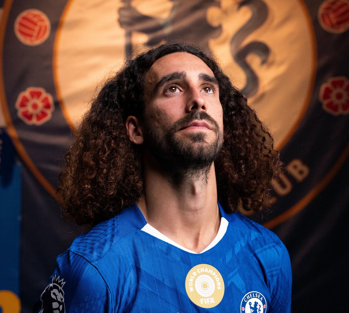VdykCFC's tweet photo. Was here during one of our worst times ever but never stopped fighting for the badge, even when everyone wanted him out

Became the best LB in the world, gave his all and stood up to the ownership. His actions might’ve changed Chelsea &amp; got us Alonso, thank you Cucurella👏🏼💙 https://t.co/8lgVeYl825
