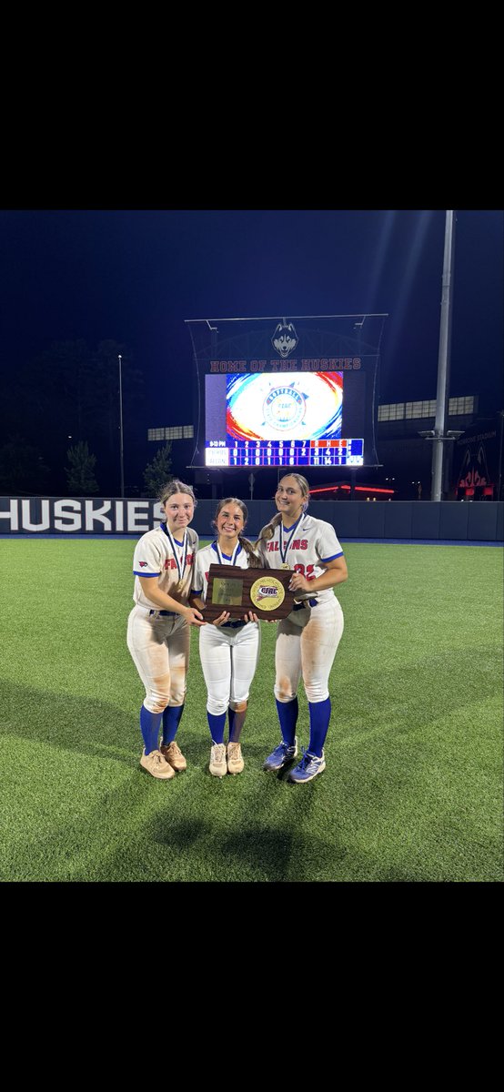 isabellarosesb's tweet photo. The best feeling ❤️🥎 #32out @SCSU_SOFT @coachkate_sc https://t.co/ppthwwloIs