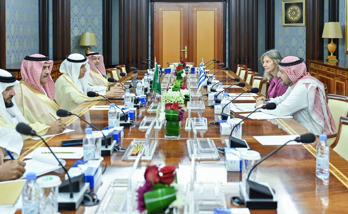 ShuraCouncil_SA's tweet photo. لجنة الصداقة البرلمانية السعودية اليونانية في #مجلس_الشورى ��رئاسة عضو المجلس رئيس اللجنة الدكتور إبراهيم القناص، تلتقي في مقر المجلس اليوم، سعادة سفيرة جمهورية اليونان لدى المملكة السيدة أيكاتيريني فارفاريغو. https://t.co/R6albYWPwy