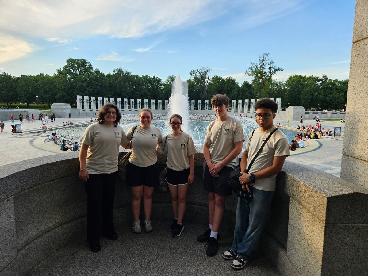 PaschalFWISD's tweet photo. Paschal JROTC is headed to the semifinals of the National Junior Leadership Academic Bowl in Washington, D.C.! Our cadets have won 7 of 9 matches and are competing among the top 32 Army JROTC programs
in the nation. πΊπΈ #PaschalPride https://t.co/BPtzYjQtgg