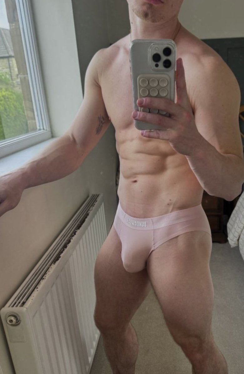 alphaboyzzz's tweet photo. GBR diver jack laugher💦 https://t.co/zVv4uTDivQ