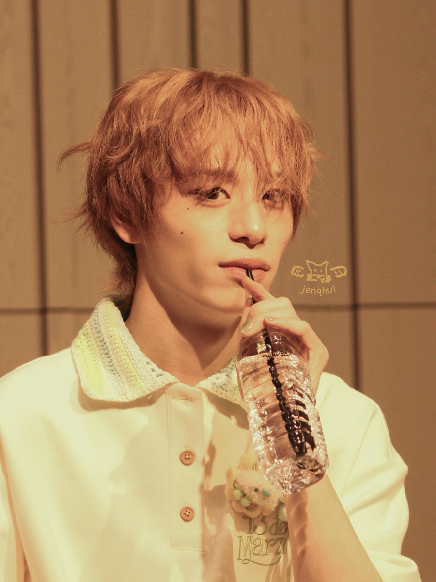 260614 jump up fansign was still fixing my camera settings here