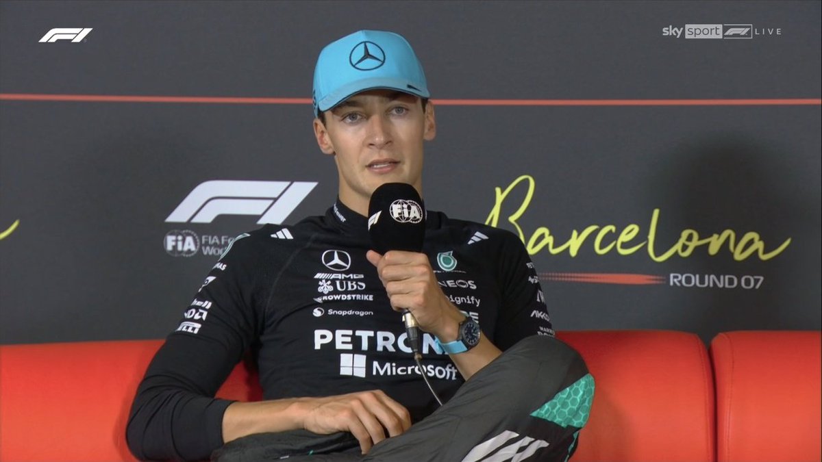 inforussellbr's tweet photo. 🗣️ | George Russell comenta sobre o respeito por Lewis Hamilton:

"Nós dois meio que crescemos como fãs do Lewis, e no meu caso, passando três anos juntos na Mercedes. Tenho muito respeito. Foi uma jogada grande e ousada ir para a Ferrari e ver isso agora dando frutos para ele é muito especial de se ver, considerando a magnitude da decisão."

"Ele vai ser uma ameaça real. Então, como o Lando disse, espero que isso não continue por muito tempo, mas estar sentado aqui em cima, três britânicos, pela primeira vez em 60 anos, é um sentimento especial."

#BarcelonaGP 🇪🇸